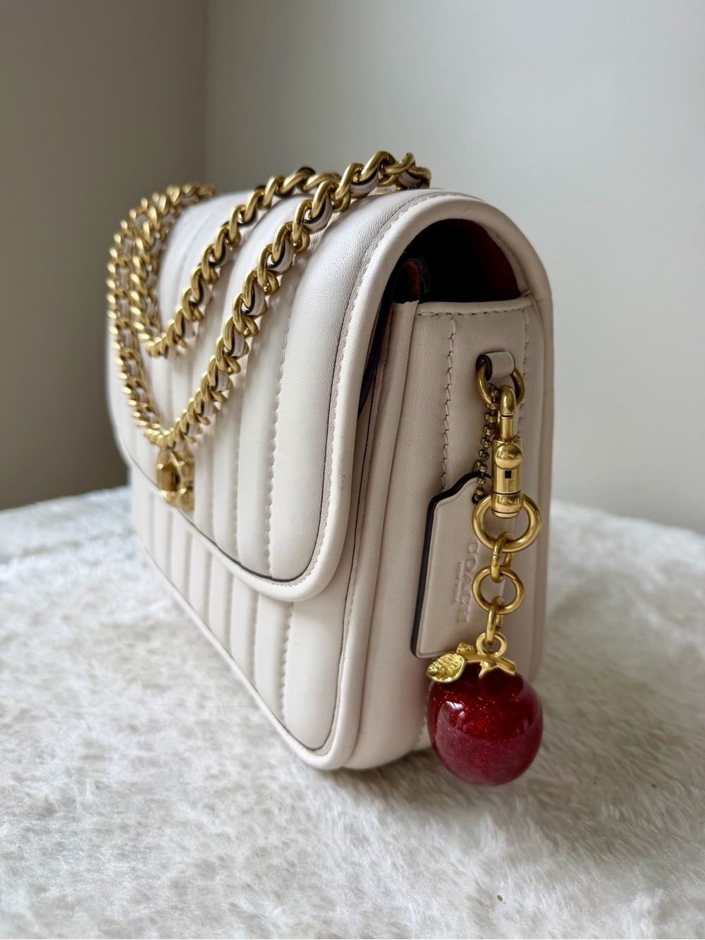 Coach Madison Shoulder Bag With Quilting in chalk off white with charm - Picture 4 of 16